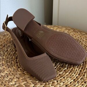 Vivaia square Toe Block Heel